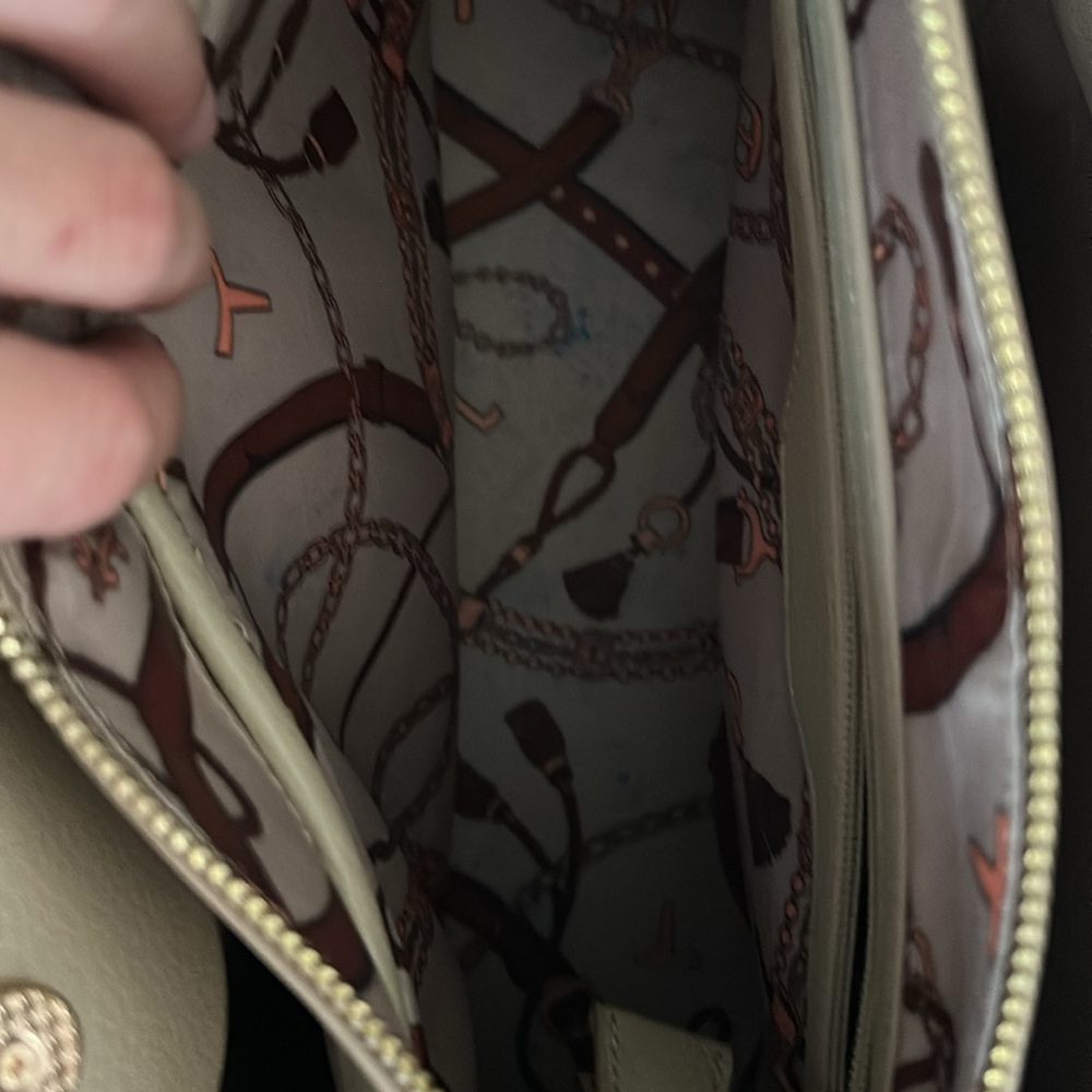 Elegant Vegan Tan Tote Bag - Picture 6 of 11